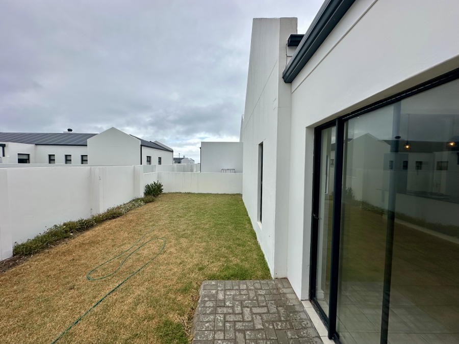 3 Bedroom Property for Sale in Laaiplek Western Cape